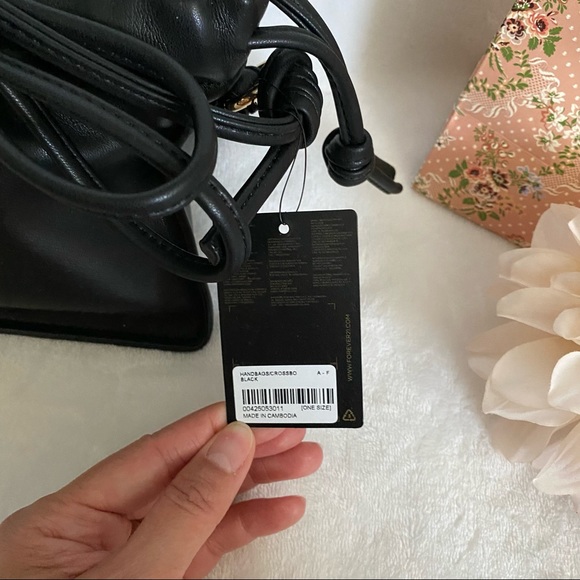 Faux Leather Open Top crossbody bag - Picture 5 of 11